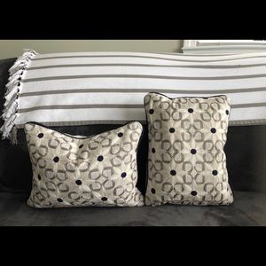 Two accent pillows- like new!